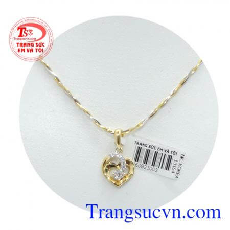 Mặt dây bộ dây chuyền nữ mang lại nét nữ tính, yêu kiều cho phái đẹp. Mặt dây bộ dây chuyền nữ kết nối yêu thương.