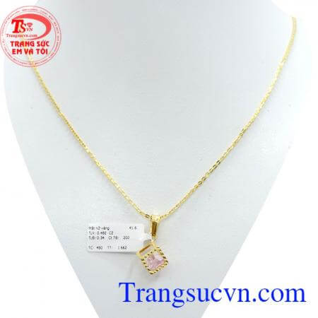 Trang sức mặt dây+dây chuyền vàng là món quà yêu thương dành cho người đặc biệt vào những dịp ý nghĩa.