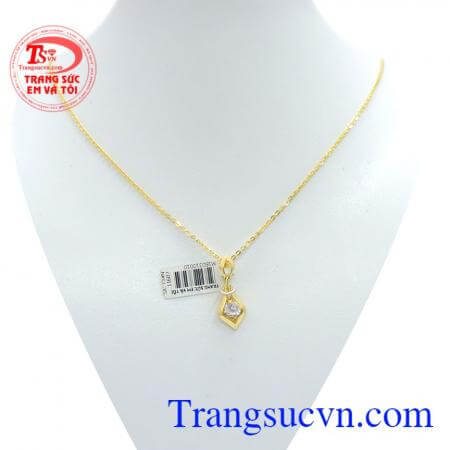 Trang sức mặt dây bộ dây chuyền mặt dây chuyền vàng được thiết kế và chế tác trên máy 3D đảm bảo tinh xảo khách hàng ưa chuộng nhiều năm kết hợp cùng dây chuyền vàng giá tốt.