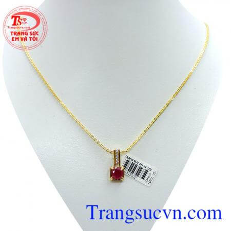 Trang sức bộ vàng mặt đá đỏ ruby thiên nhiên chất lượng.