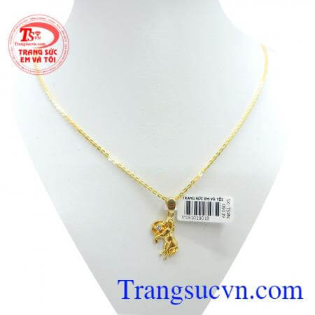 Bộ dây chuyền vàng tuổi ngọ đẹp gồm mặt dây vàng tây hình ngưa bạch mã dũng mãnh kết hợp cùng sợi dây chuyền sang trọng,giá thành sản phẩm hợp lý bán hàng uy tín. 