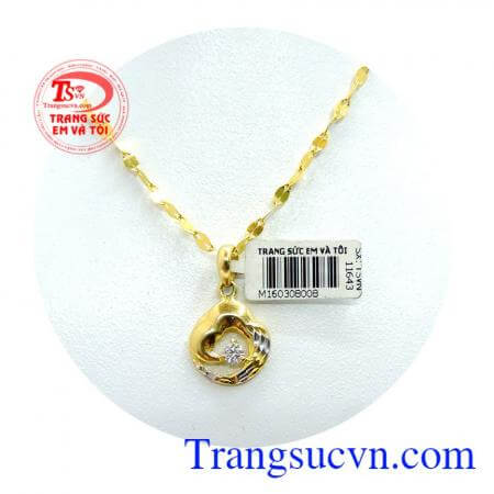 Bộ nữ trang mặt dây dây chuyền nữ trẻ trung, hiện đại.