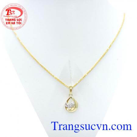 Bộ trang sức mặt dây chuyền đẹp được nhiều cô gái yêu thích và lựa chọn.