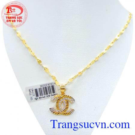 Bộ nữ trang vàng mặt Chanel