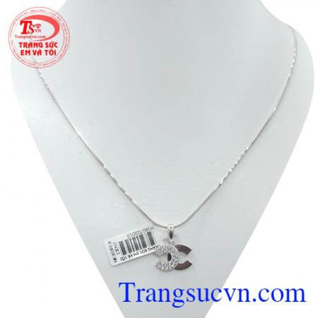 Nữ trang vàng trắng chanel