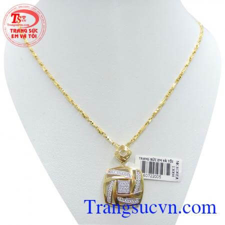 Nữ trang bộ vàng tây sang quý phù hợp làm quà tặng cho người thân, bạn bè.