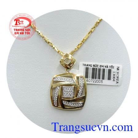 Nữ trang bộ vàng tây sang quý, bộ trang sức hoa may mắn hợp thời trang, hạnh phúc, vàng dây chuyên, mặt dây đảm bảo chất lượng vàng, uy tín.