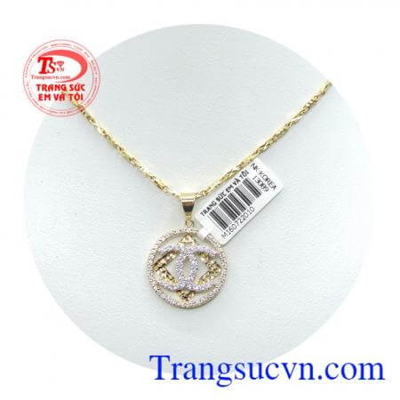 Nữ trang vàng bộ hàn quốc, dây chuyền nữ 10k, chế tác tinh xảo, đường nét tinh xảo kết hợp với mặt dây vàng nhập khẩu hàn quốc đem lại vẻ đẹp quyễn rũ huyền bí cho phái đẹp.