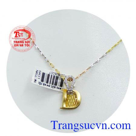 Bộ trang sức mặt chữ D đẹp hiện đang được nhiều người yêu thích và chọn lựa.