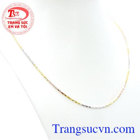 Sản phẩm dây chuyền nữ vàng màu italia kiểu dáng đẹp hợp phong cách dễ dàng kết hợp trang phục