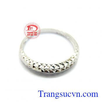 Nhẫn nữ vàng trắng 18k tình yêu