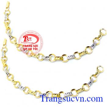 Sản phẩm được bảo hành uy tín, giao hàng toàn quốc. Lắc tay vàng tây 10k sáng bóng