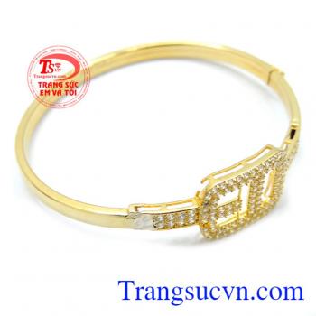 Kiểu dáng sang trọng, vàng 10k kèm giấy kiểm định. Vòng tay vàng 10k mặt đính đá