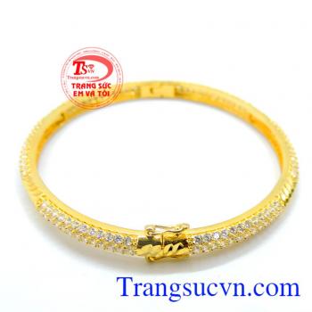 Sản phẩm vòng tay vàng thiết kế kiểu dáng tinh tế. Vòng tay vàng nữ trẻ trung