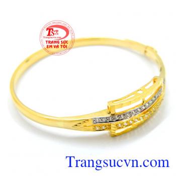 Thiết kế kiểu dáng sang trọng, vòng vàng theo yêu cầu. Vòng tay nữ đính đá quý phái