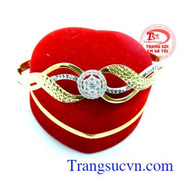Vòng tay vàng mặt đính đá sáng