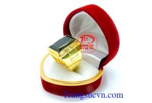 Nhẫn vàng nam đá đen chế tác tinh xảo nhẫn nam phù hợp đeo ngón giữa và ngón áp út
