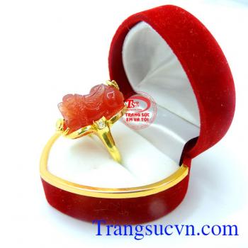 Nhẫn nữ vàng tây 10k đẹp, sáng. Nhẫn nữ tỳ hưu bọc vàng đá đỏ