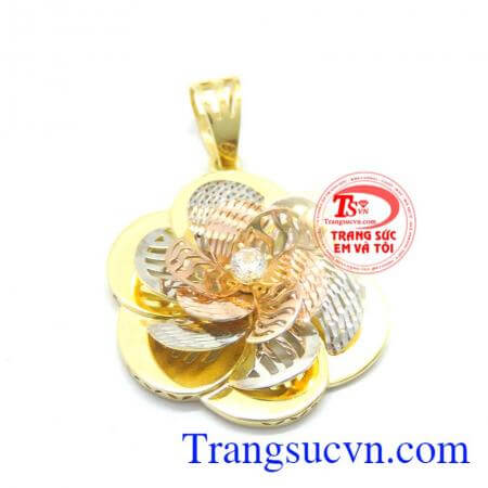 Mặt dây vàng hoa nhiều cánh đẹp.