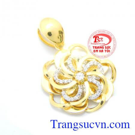 Mặt dây vàng 10k nữ tinh tế, xinh xắn.