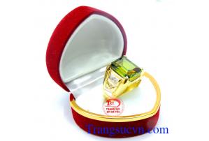 Chiếc Nhẫn nam vàng đá xanh mạnh mẽ kiểu dáng đẹp, hiện đại chất lượng vàng đảm đeo bền đẹp sáng bóng