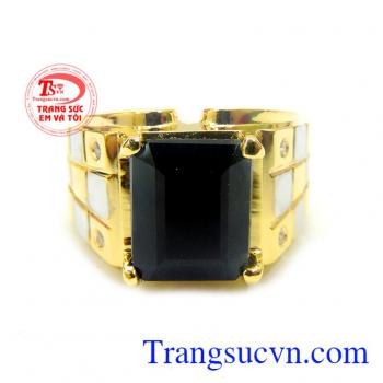Sản phẩm chế tác trên chất liệu vàng 14k, chiếc nhẫn vàng tây sáng bóng chất lượng vàng đảm bảo chất lượng