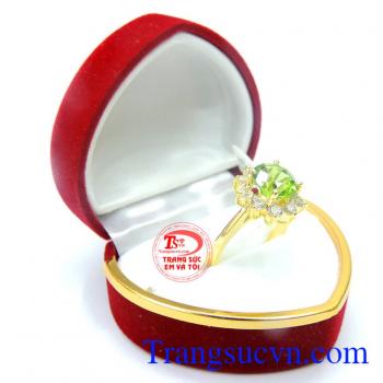 Nhẫn nữ peridot vàng 14k nữ tính