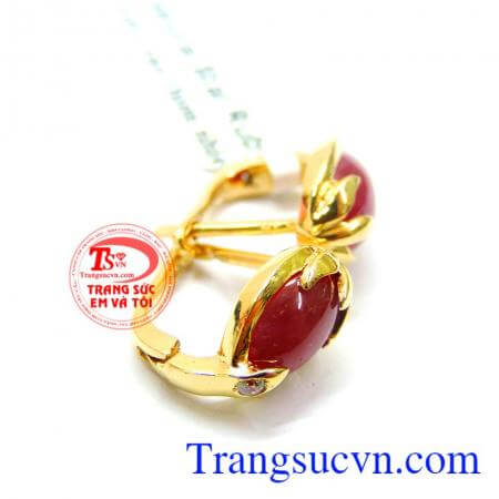 Đôi hoa tai nữ đá ruby đẹp được người dùng đánh giá cao trên toàn quốc.
