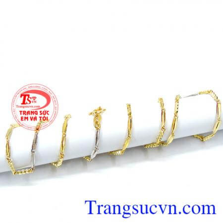 Dây chuyền nữ vàng tây quý phái kết hợp cùng mặt dây chuyền nữ tinh tế và quyến rũ