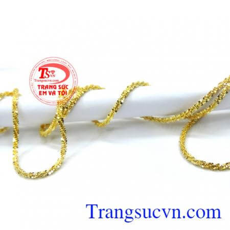 Sản phẩm trang sức dây chuyền nữ bên độc đáo vàng sang trọng dành cho nữ với chất lượng vàng đảm bảo,Uy tín do khách hàng bình chọn nhiều năm,vòng vàng cho nữ quý phái