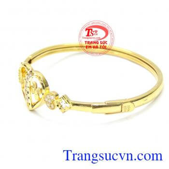 Thiết kế kiểu dáng sang trọng. Vòng tay vàng tây 10k trái tim