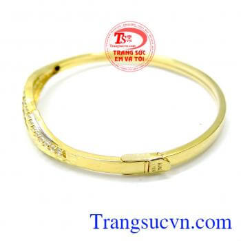 Kiểu dáng đẹp, thời trang, mang đến cho người đeo vẻ đẹp sang trọng quý phái. Vòng tay nữ vàng 10k đá đẹp