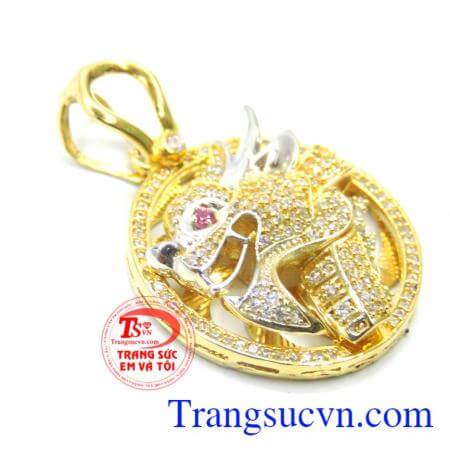 Mặt dây chuyền đeo phong độ,Lịch lãm và nam tính kết hợp với dây vàng hợp thời trang.