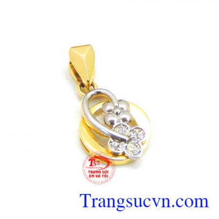 Mặt dây chuyền nữ vàng tinh tế,mặt dây chuyền vàng tinh tế dành cho nữ,mặt dây chuyền vàng món quà ý nghĩa cho phái đẹp,đeo cùng dây chuyền vàng,mặt dây nổi bật và tinh tế