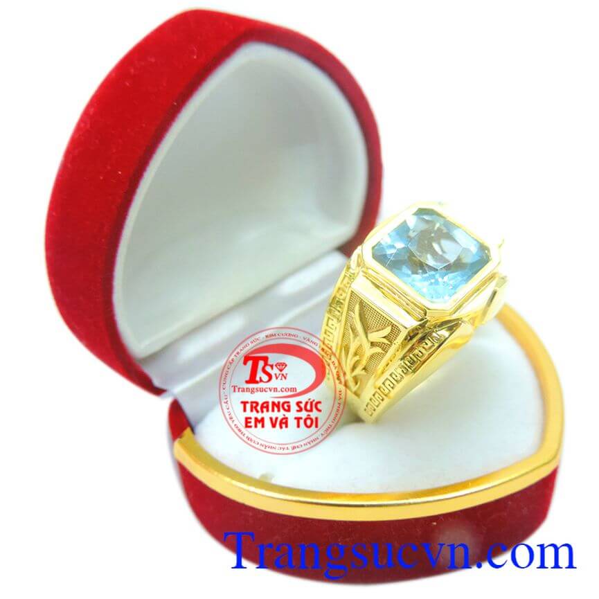 Chiếc Nhẫn nam Topaz đẹp vàng với đường nét kết đá trắng làm cho chiếc nhẫn sang trọng