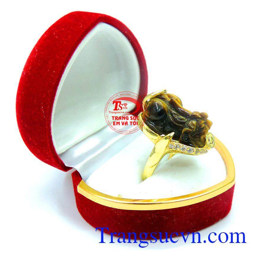 Nhẫn nữ tỳ hưu đá mắt hổ nữ tính