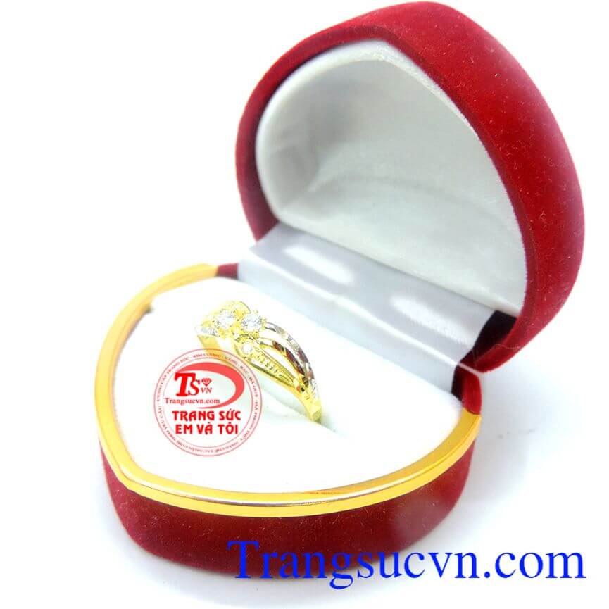 Nhẫn nữ thời trang đẹp là chiếc nhẫn vàng tây cho nữ chất lượng đảm bảo,phù hợp làm quà tặng vợ,người yêu trong các dịp sinh nhật,20/10. 