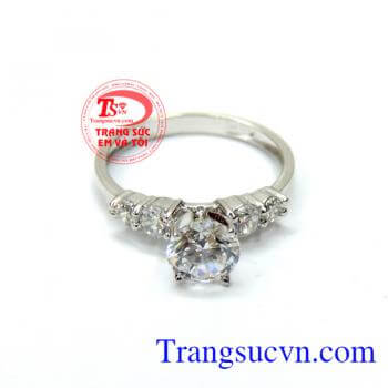 Nhẫn nữ vàng trắng 18k sáng bóng vàng trắng 18k đẹp. 
