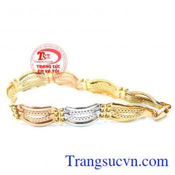 Lắc tay nữ vàng thời trang là lắc tay vàng đảm bảo chất lượng vàng.