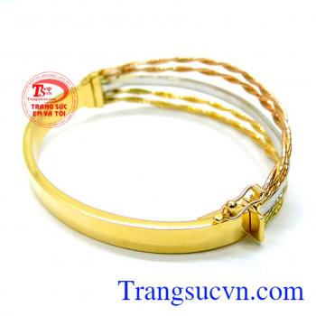 Chiếc Vòng tay nữ vàng quý phái là vòng tay vàng đáng yêu dành cho nữ.