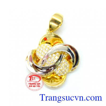 Mặt dây chuyền vàng thời trang 10k là mặt dây chuyền vàng tây dành cho nữ.