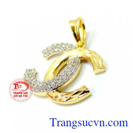 Mặt dây chanel korea sang trọng là mặt dây chuyền vàng tinh tế đảm bảo chất lượng vàng.
