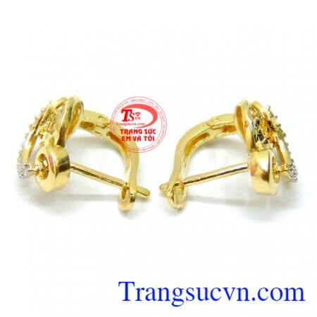Đôi hoa tai nữ vàng 10k tinh tế thích hợp làm quà tặng cho phái đẹp trong các ngày lễ, kỷ niệm.