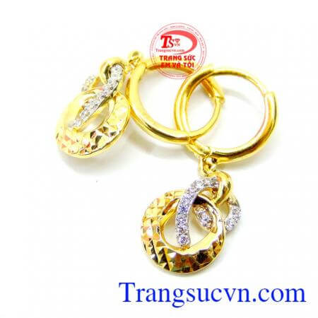 Hoa tai nữ trang vàng 10k quà tặng mang đến vẻ đẹp thời trang quý phái cho người đeo.