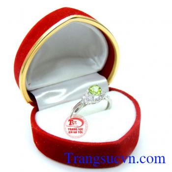 Nhẫn nữ đá quý peridot cá tính