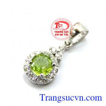 Mặt nữ đá peridot thiên nhiên 18k có giấy kiểm định đá quý uy tín.