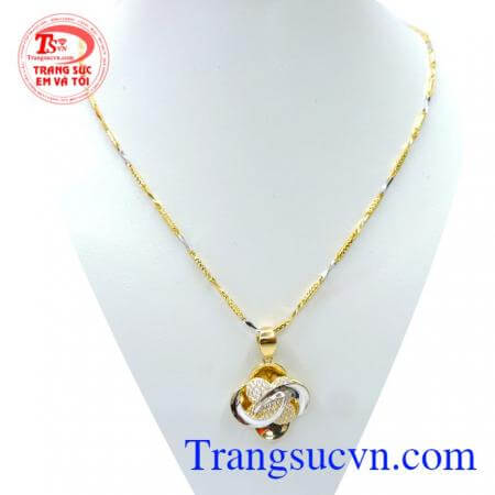 Dây chuyền nữ bộ mặt dây 10k sang trọng, quý phái. Dây chuyền nữ bộ mặt dây 10k là món quà yêu thương dành cho người đặc biệt.