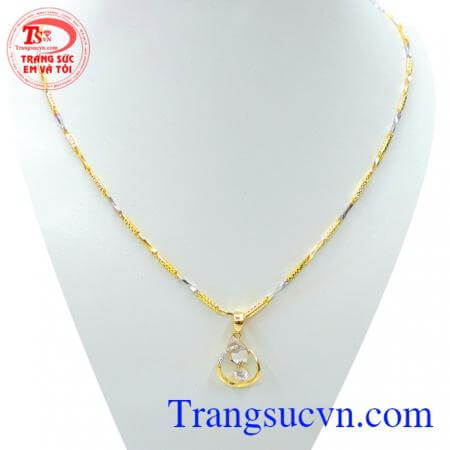 Sản phẩm Mặt nữ korea vàng 10k hạnh phúc là mặt dây chuyền nữ vàng tây, mặt dây tinh tế, kiểu dáng đẹp, mang đến cho người đeo vẻ đẹp thời trang