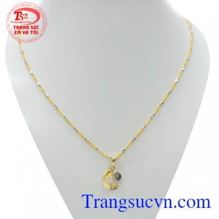 Sản phẩm mặt dây kết hợp cùng dây chuyền vầng tây mẫu mã kiểu dáng sản phẩm sang trọng quý phái, bán hàng trên toàn quốc giao hàng tận nơi