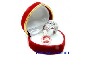 Nhẫn nam vàng trắng đính đá mạnh mẽ là vàng trắng chất lượng đảm bảo